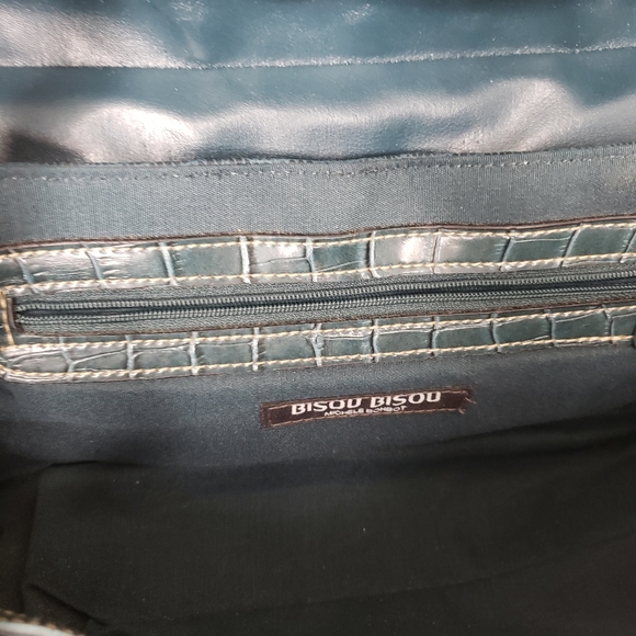 Bisou Bisou Women's Shoulder Baguette Bag - Picture 6 of 8